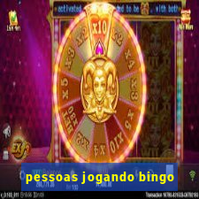 pessoas jogando bingo