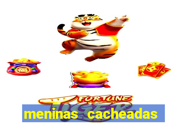 meninas cacheadas no espelho