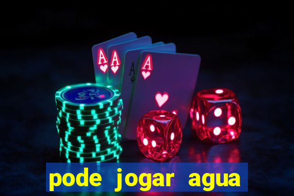 pode jogar agua quente no vaso